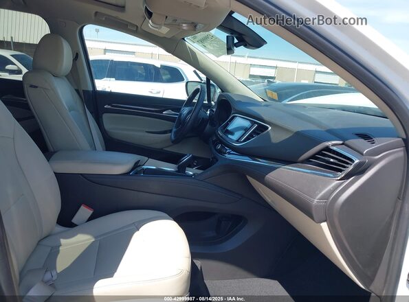 5GAEVBKW8MJ266176 2021 BUICK ENCLAVE White Vista interior delantera