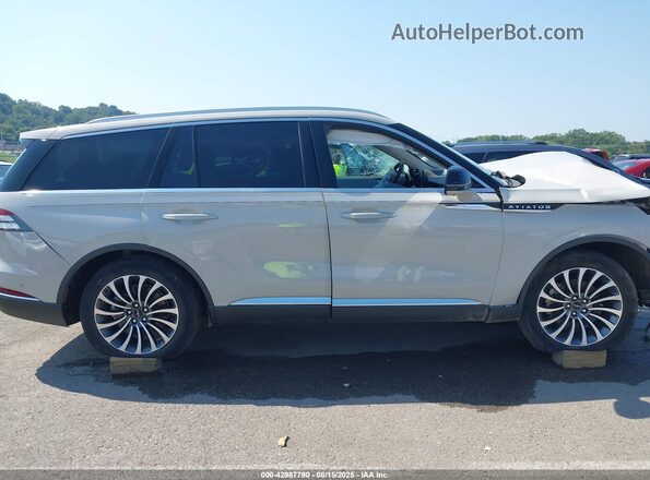 5LM5J7XC0NGL06277 2022 LINCOLN AVIATOR Cream Սալոնի 360 աստիճան տեսք