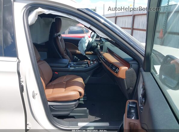 5LM5J7XC2RGL03306 2024 LINCOLN AVIATOR Серый Вид салона спереди