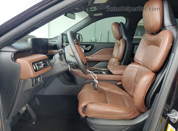 5LM5J7XC7SGL05509 2025 LINCOLN AVIATOR Black Вид салону спереду