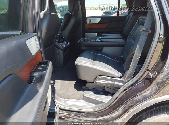 5LMJJ2KT7LEL10246 2020 LINCOLN NAVIGATOR Black VIN sticker view