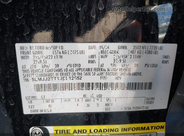 5LMJJ2TT1JEL12652 2018 LINCOLN NAVIGATOR Black Engine compartment view