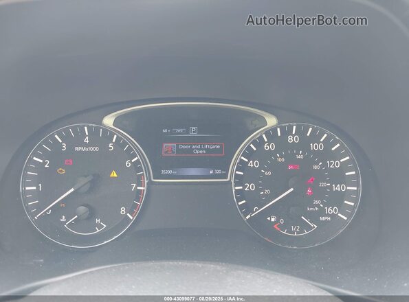 5N1DR2MM7HC687029 2017 NISSAN PATHFINDER Black Հետևի նստատեղերի տեսք