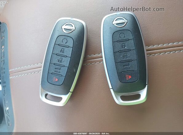 5N1DR3DJ1PC211949 2023 NISSAN PATHFINDER Серебряный Вид панели приборов