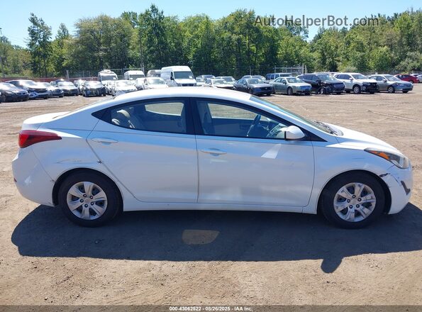 5NPDH4AE5GH664349 2016 HYUNDAI ELANTRA White 