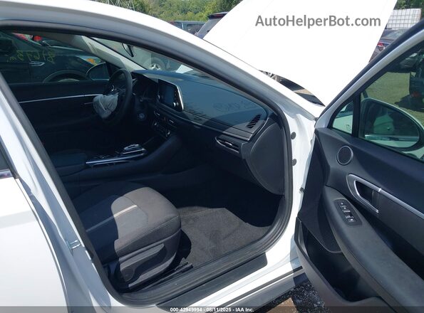 5NPEG4JA2MH103669 2021 HYUNDAI SONATA White წინა სალონის ხედი