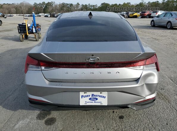 5NPLM4AG5MH045593 2021 HYUNDAI ELANTRA Silver Rear view
