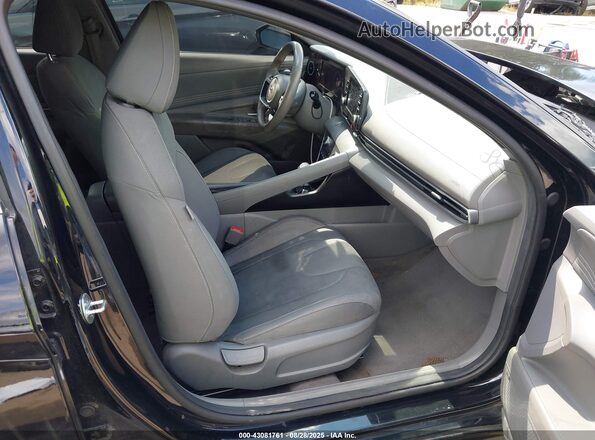 5NPLN4AG5NH071982 2022 HYUNDAI ELANTRA Black Widok wnętrza z przodu