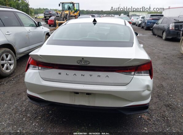 5NPLS4AG0NH061353 2022 HYUNDAI ELANTRA White 