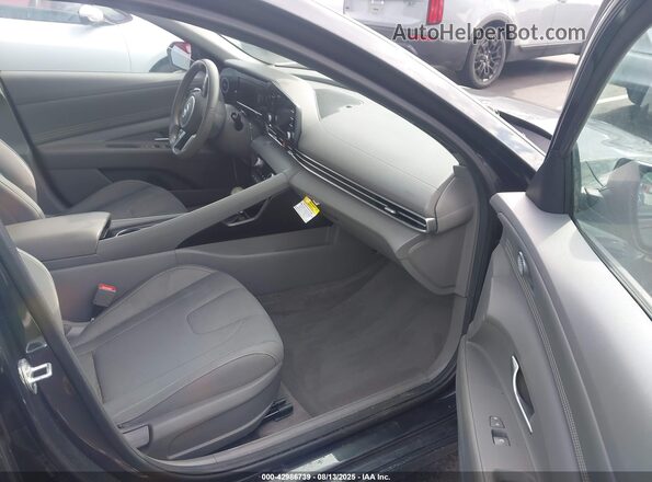 5NPLS4AGXNH085224 2022 HYUNDAI ELANTRA Серый Вид салона спереди
