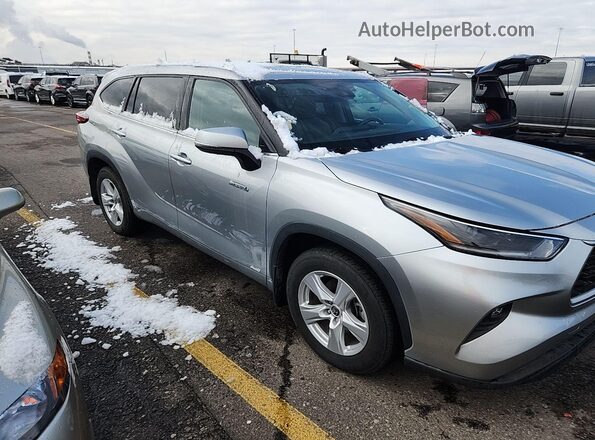 5TDBBRCH0MS528021 2021 TOYOTA LE  Задняя правая четверть