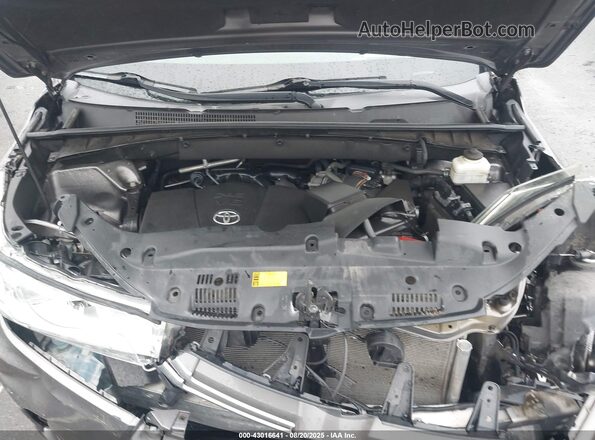 5TDBZRFH2JS912871 2018 TOYOTA LE Gray 