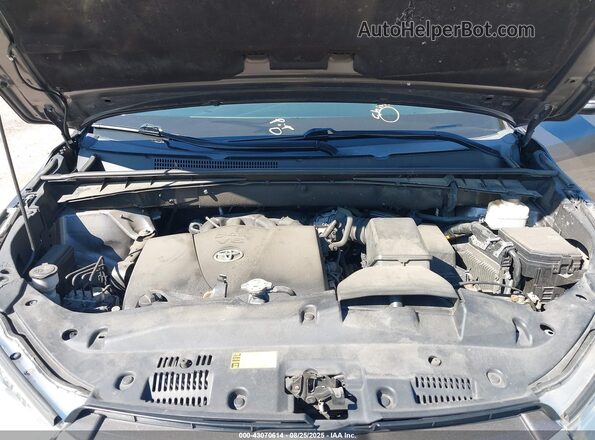 5TDBZRFH5JS896150 2018 TOYOTA LE Gray 