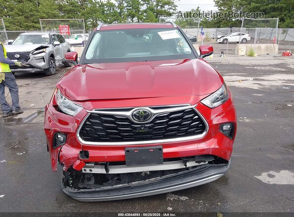 5TDFZRBH0MS062833 2021 TOYOTA HIGHLANDER Red Rear interior view