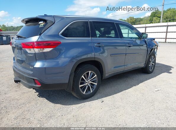 5TDJGRFH9JS037127 2018 TOYOTA LE Blue 