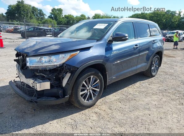5TDJGRFH9JS037127 2018 TOYOTA LE Blue 