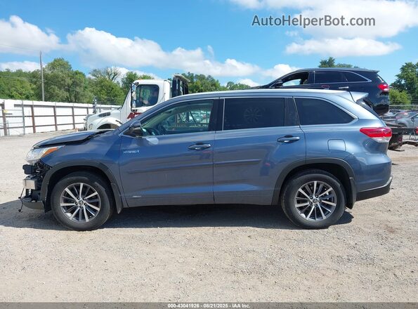 5TDJGRFH9JS037127 2018 TOYOTA LE Blue 