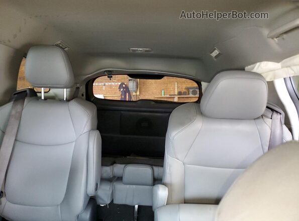 5TDJRKEC3NS087308 2022 TOYOTA LE Gray Vista de los asientos traseros