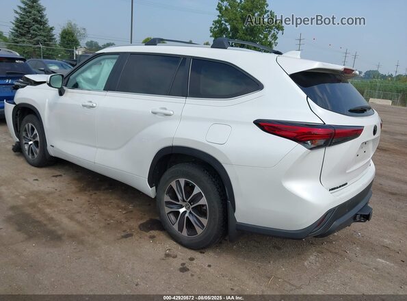 5TDKBRCH1PS122902 2023 TOYOTA LE White 