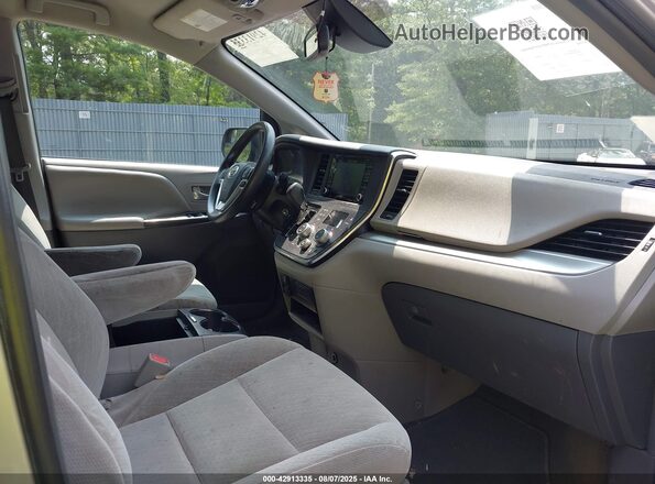 5TDKZ3DC1JS910324 2018 TOYOTA LE Silver 