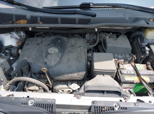 5TDKZ3DC1JS910324 2018 TOYOTA LE Silver 
