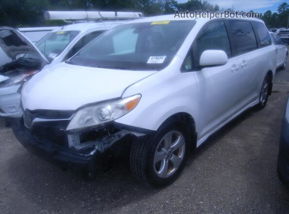 5TDKZ3DC3JS916206 2018 TOYOTA LE  Вид спереду