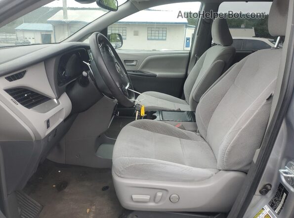 5TDKZ3DC3JS923866 2018 TOYOTA LE Silver 