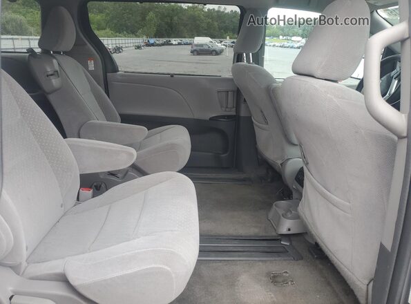 5TDKZ3DC3JS923866 2018 TOYOTA LE Silver 