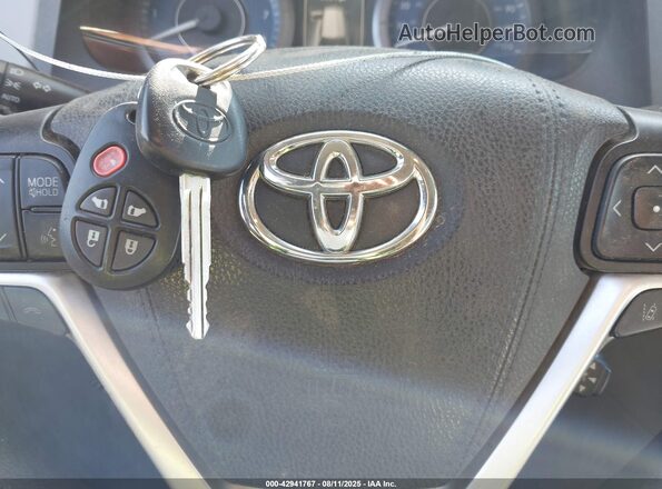5TDKZ3DC6LS032635 2020 TOYOTA LE Silver Вид панелі приладів