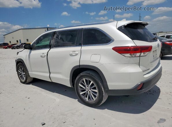 5TDKZRFH9JS529123 2018 TOYOTA HIGHLANDER White 