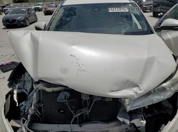 5TDKZRFH9JS529123 2018 TOYOTA HIGHLANDER White 