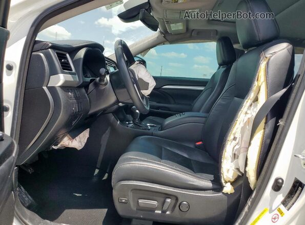 5TDKZRFH9JS529123 2018 TOYOTA HIGHLANDER White 