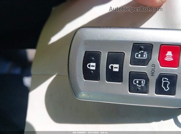 5TDYZ3DC0LS035217 2020 TOYOTA LE Gray წინა პანელის ხედი