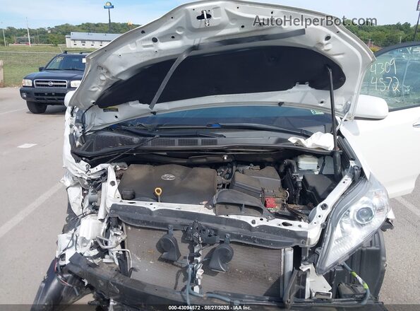 5TDYZ3DC5LS037710 2020 TOYOTA LE White Widok z tyłu