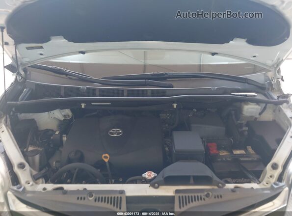 5TDYZ3DC6LS080582 2020 TOYOTA LE White Vista trasera