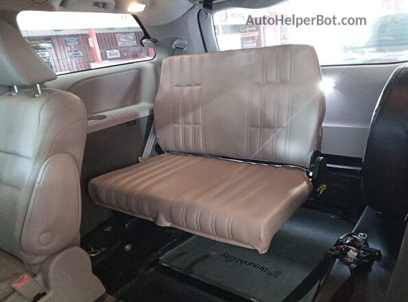 5TDZZ3DC3LS068071 2020 TOYOTA SIENNA  Вид подкапотного пространства