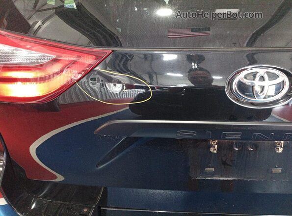 5TDZZ3DC3LS068071 2020 TOYOTA SIENNA  Вид задней части салона