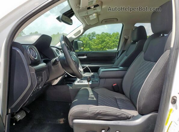 5TFDW5F10JX768227 2018 TOYOTA TUNDRA Белый 