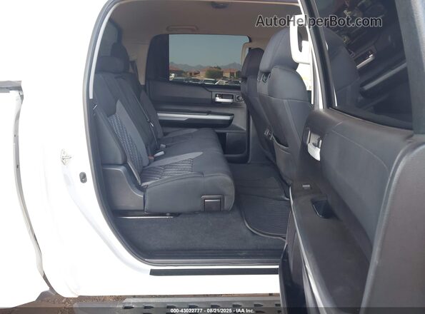 5TFEY5F12LX261766 2020 TOYOTA TUNDRA White VIN կոդի պիտակի տեսք
