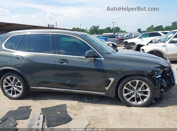 5UX13EU0XS9W62667 2025 BMW X5 Black Vista interior trasera