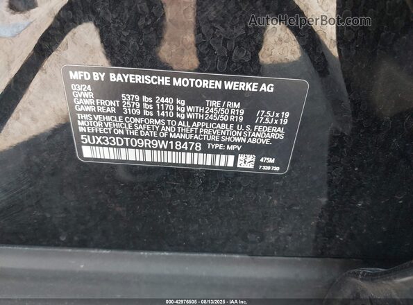 5UX33DT09R9W18478 2024 BMW X4 Black ძრავის განყოფილების ხედი