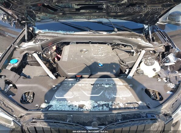 5UX33DT09R9W18478 2024 BMW X4 Black უკანა ხედი
