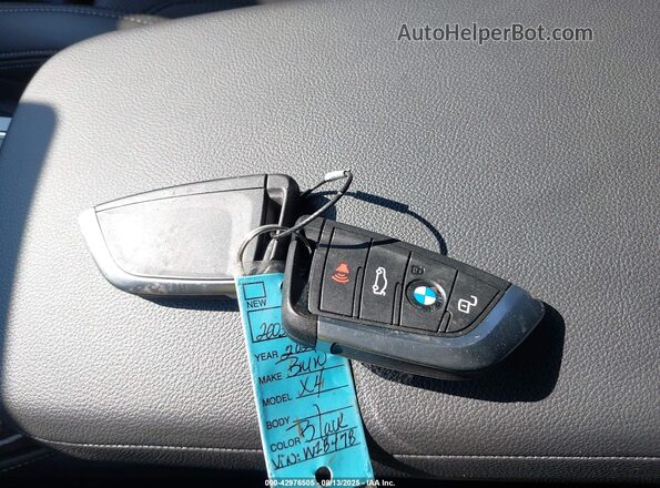 5UX33DT09R9W18478 2024 BMW X4 Black წინა პანელის ხედი