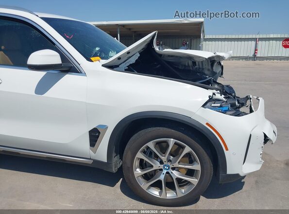 5UX43EU00R9T57721 2024 BMW X5 White 