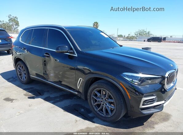 5UXCR4C00P9P30405 2023 BMW X5 Black Widok z przodu