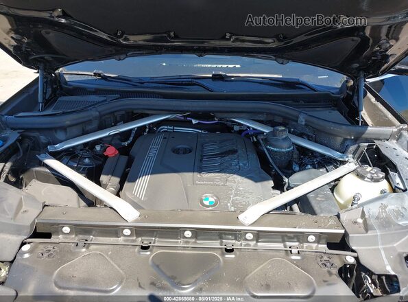 5UXCR4C00P9P30405 2023 BMW X5 Black Widok z tyłu