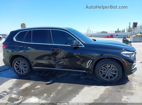 5UXCR4C00P9P30405 2023 BMW X5 Black Widok wnętrza z tyłu