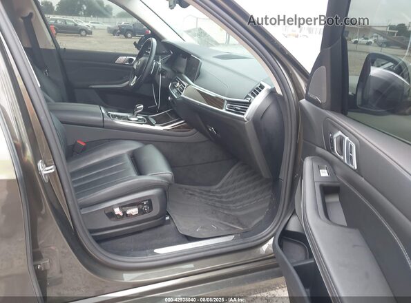 5UXCW2C04L9C40530 2020 BMW X7 Green წინა სალონის ხედი