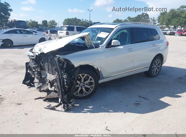 5UXCW2C05L9C50869 2020 BMW X7 White Przód lewy