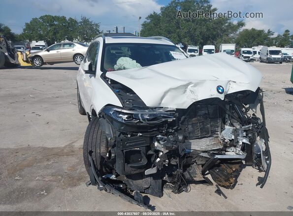 5UXCW2C05L9C50869 2020 BMW X7 White Widok z przodu